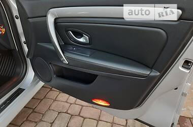 Лифтбек Renault Laguna 2011 в 
