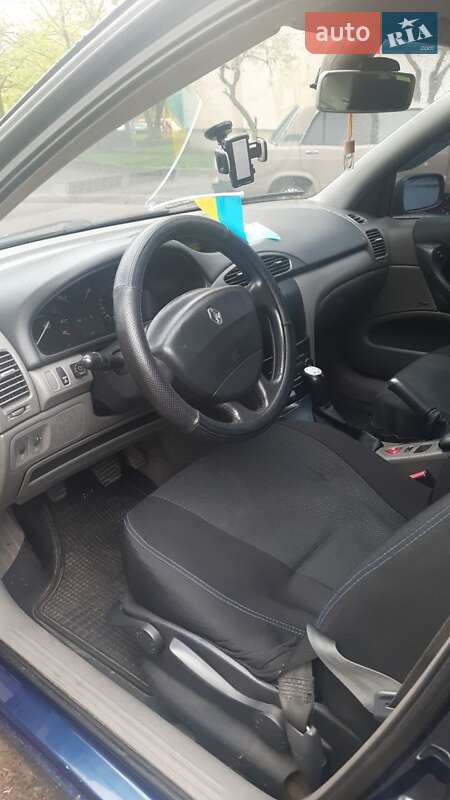 Ліфтбек Renault Laguna 2002 в Києві