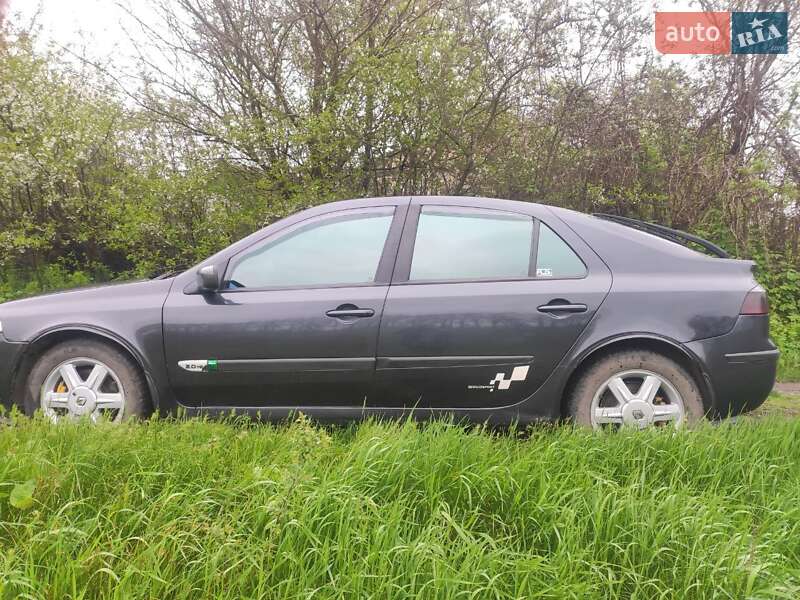 Лифтбек Renault Laguna 2002 в Верхнеднепровске