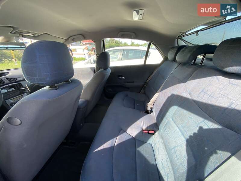 Лифтбек Renault Laguna 2001 в Ровно