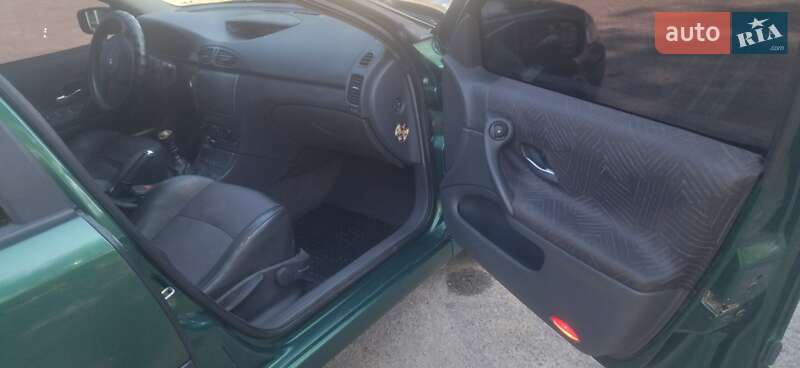 Ліфтбек Renault Laguna 2002 в Нікополі