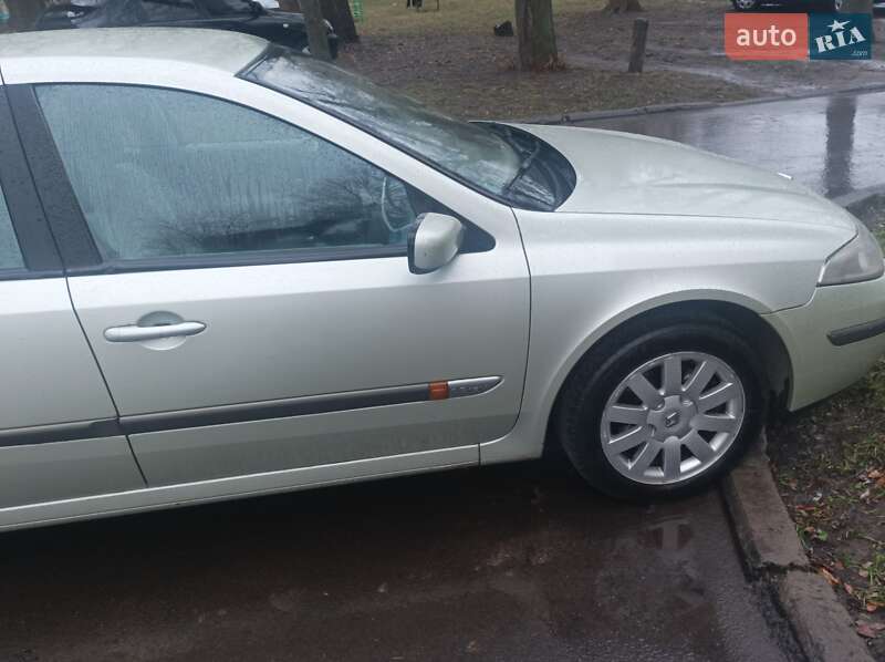 Лифтбек Renault Laguna 2002 в Хмельницком