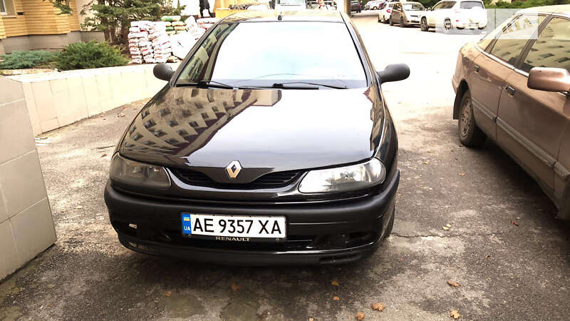 Ліфтбек Renault Laguna 1997 в 