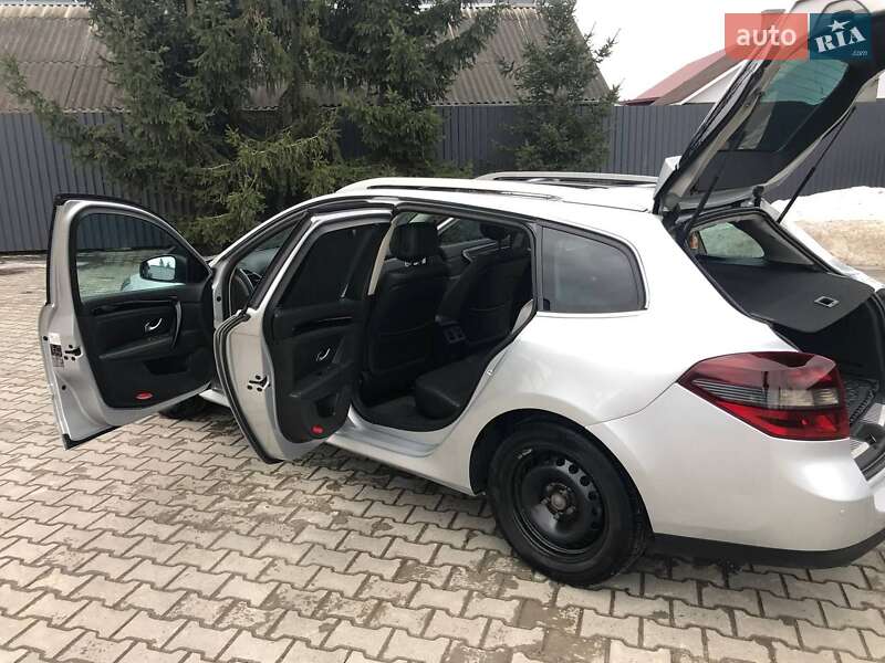 Универсал Renault Laguna 2012 в Лановцах