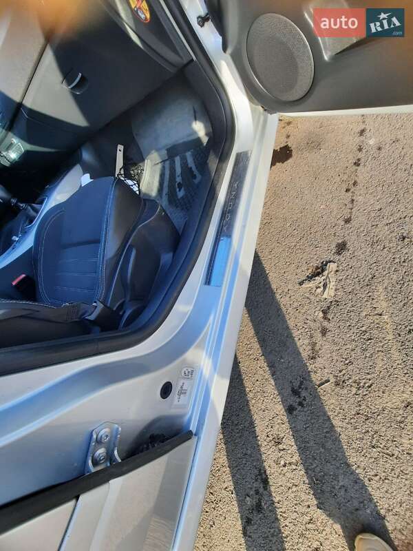 Универсал Renault Laguna 2011 в Ровно