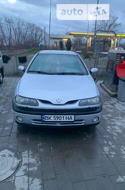 Лифтбек Renault Laguna 2001 в Остроге