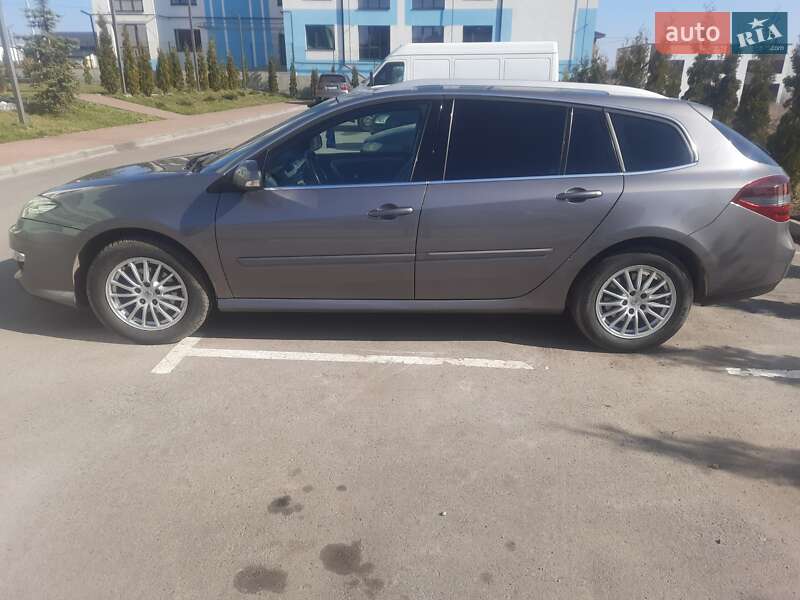 Универсал Renault Laguna 2011 в Ровно