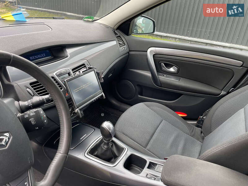 Универсал Renault Laguna 2010 в Костополе