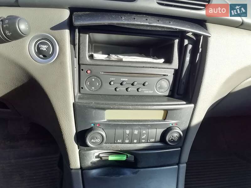 Ліфтбек Renault Laguna 2001 в Монастирищеві