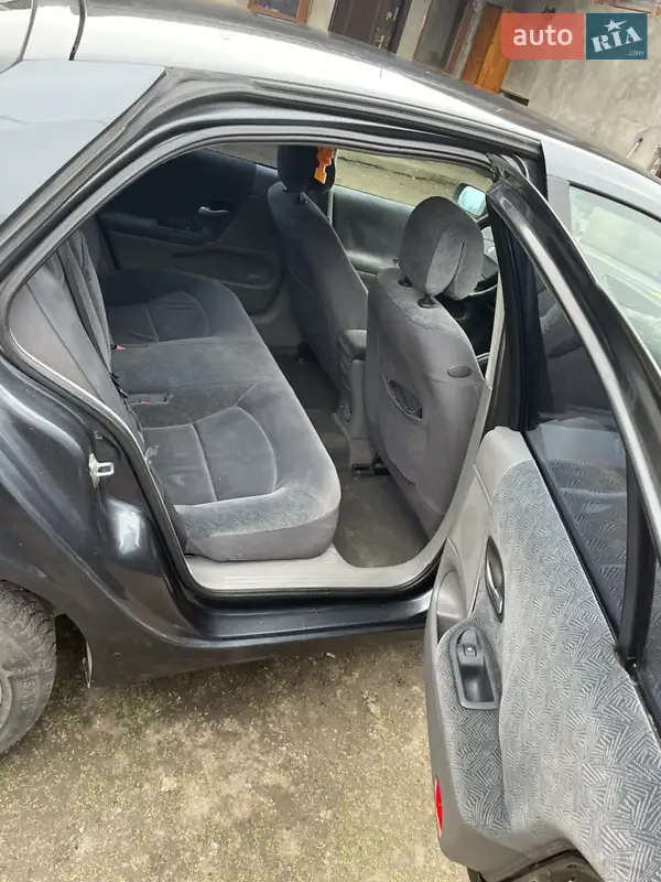 Ліфтбек Renault Laguna 2001 в 