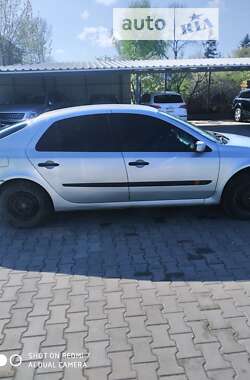 Лифтбек Renault Laguna 2001 в Староконстантинове