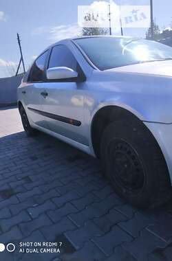 Лифтбек Renault Laguna 2001 в Староконстантинове