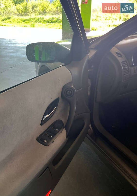 Лифтбек Renault Laguna 2001 в Львове фото 10 Лифтбек Renault Laguna 2001 в Львове