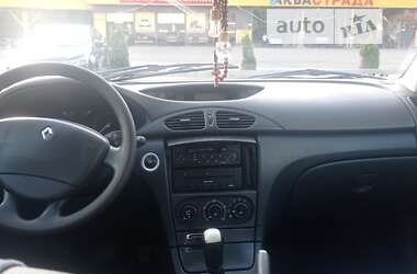 Ліфтбек Renault Laguna 2004 в Тернополі