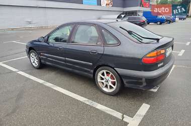 Ліфтбек Renault Laguna 2000 в 