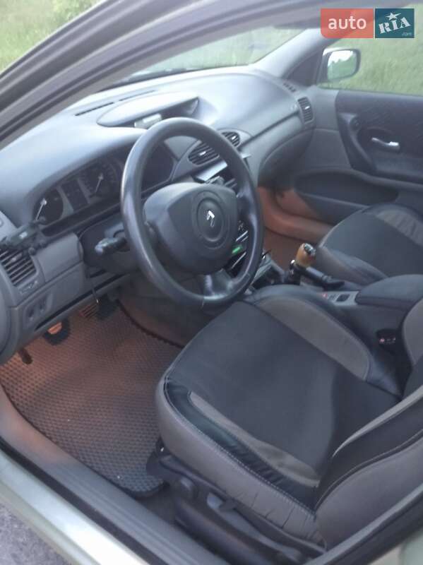 Лифтбек Renault Laguna 2002 в Ровно