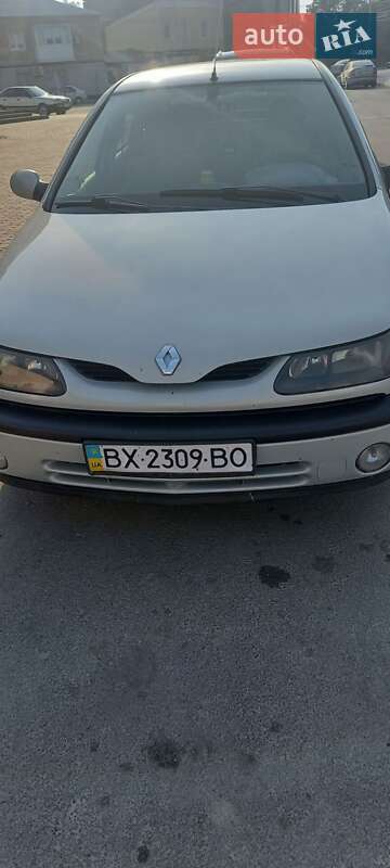 Лифтбек Renault Laguna 1999 в Чемеровцах