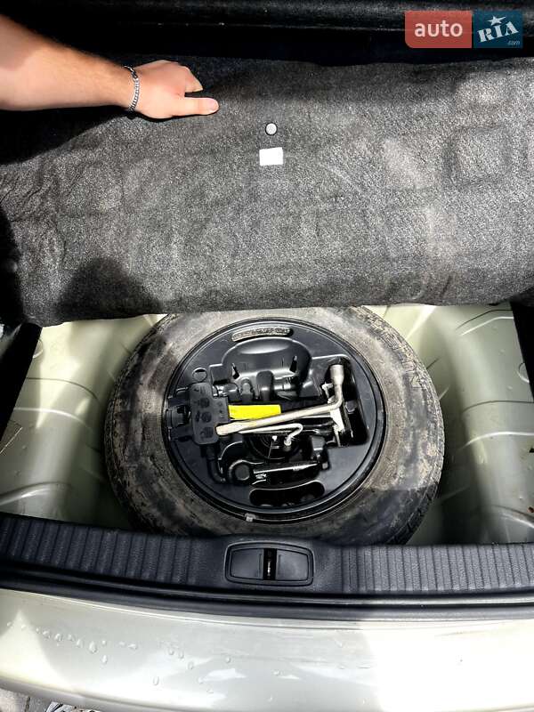 Ліфтбек Renault Laguna 2001 в Стрию