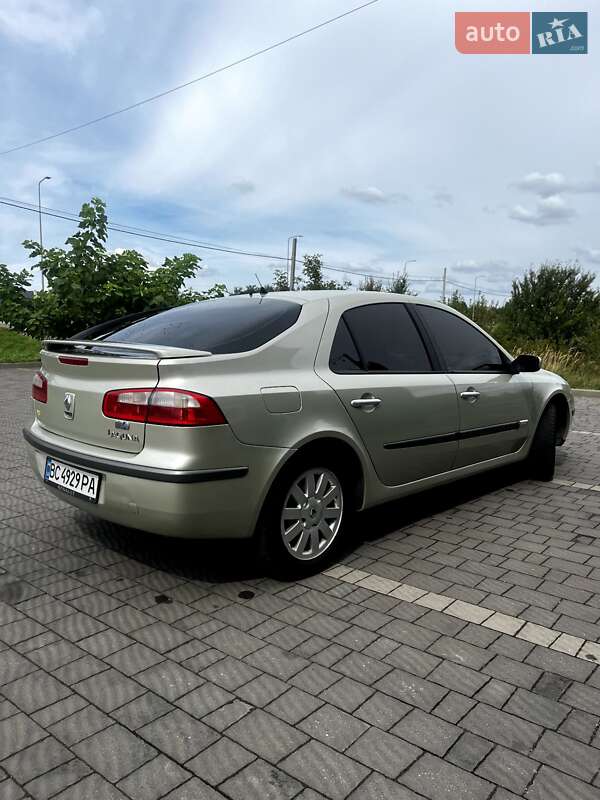 Ліфтбек Renault Laguna 2001 в Стрию
