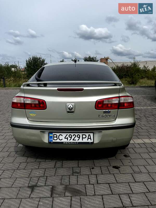 Ліфтбек Renault Laguna 2001 в Стрию