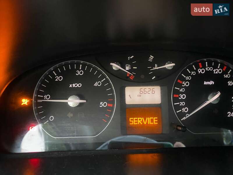 Лифтбек Renault Laguna 2005 в Киеве