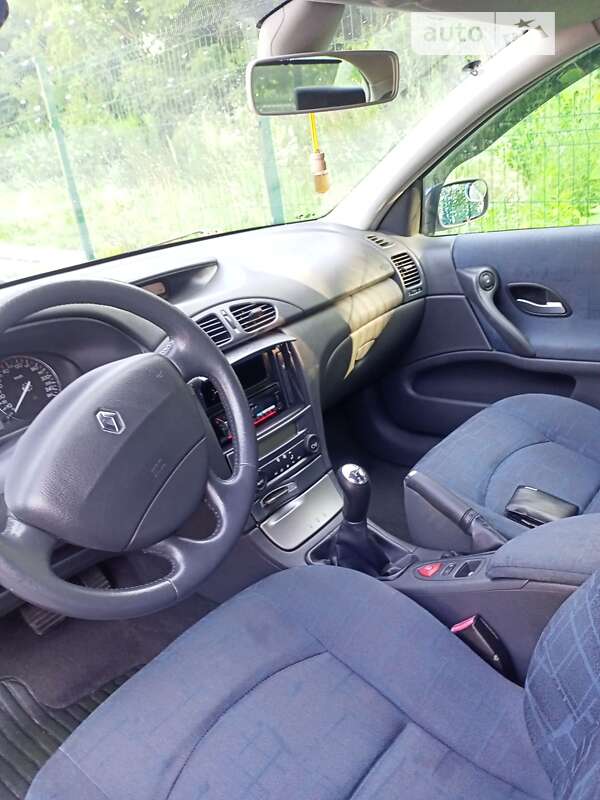 Лифтбек Renault Laguna 2001 в Ровно фото 5 Лифтбек Renault Laguna 2001 в Ровно