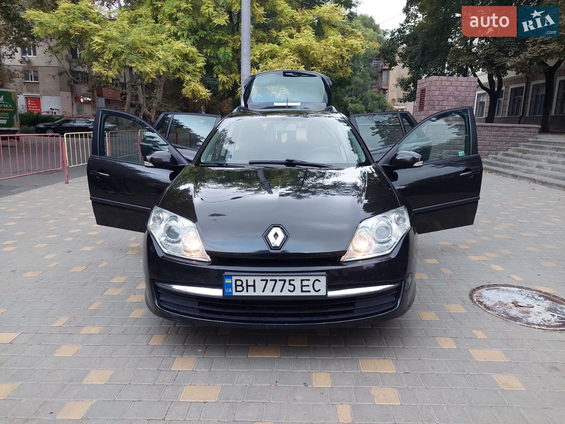 2010 Renault Laguna - мініатюра 40