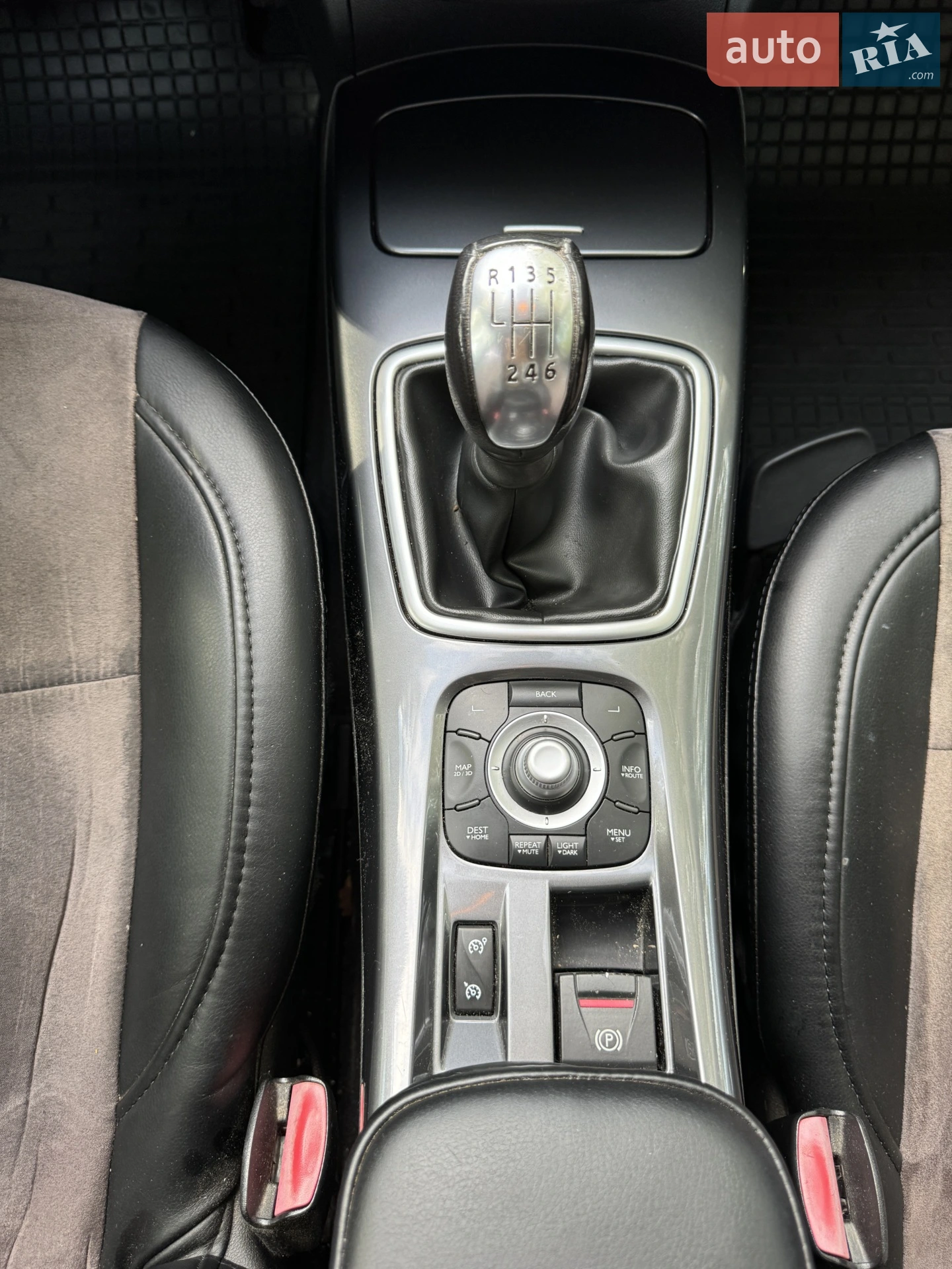 2010 Renault Laguna - мініатюра 12