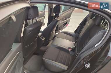 Лифтбек Renault Laguna 2012 в 