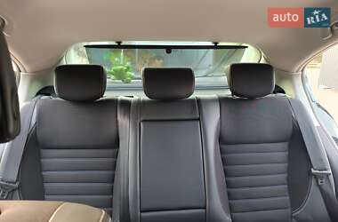 Лифтбек Renault Laguna 2012 в 