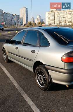 Лифтбек Renault Laguna 1997 в Киеве