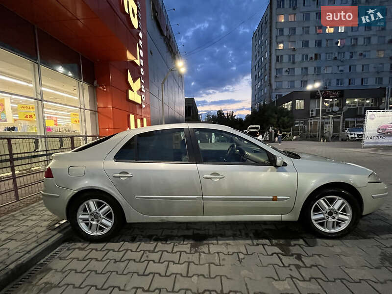 Лифтбек Renault Laguna 2004 в Черновцах