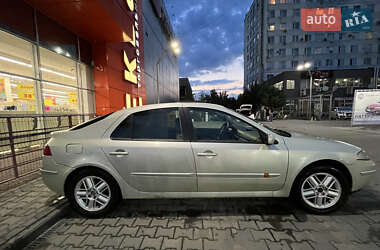 Лифтбек Renault Laguna 2004 в 