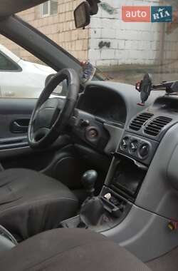 Ліфтбек Renault Laguna 1999 в Чернівцях