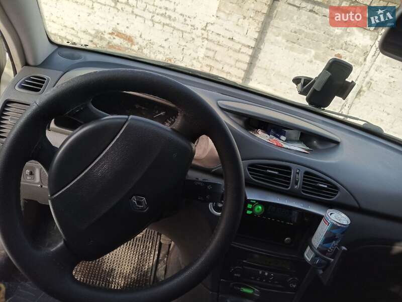 Универсал Renault Laguna 2004 в Новомосковске