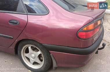 Ліфтбек Renault Laguna 1995 в Житомирі