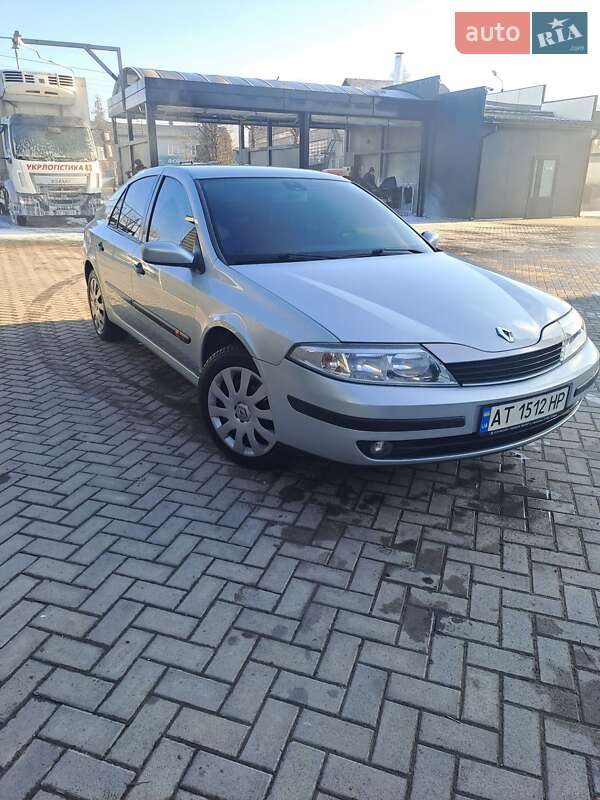 Ліфтбек Renault Laguna 2001 в Івано-Франківську