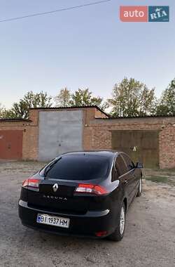 Лифтбек Renault Laguna 2011 в Миргороде