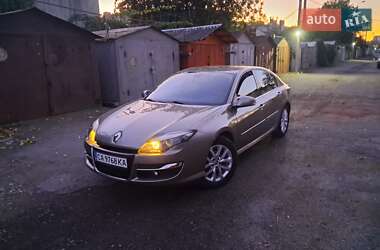 Лифтбек Renault Laguna 2011 в 