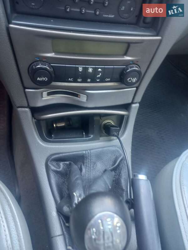 Универсал Renault Laguna 2002 в Луцке