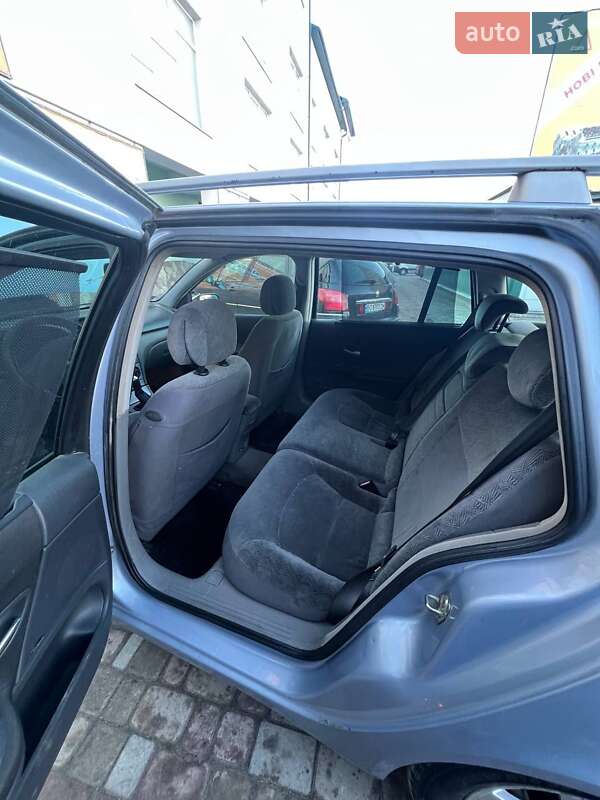 Универсал Renault Laguna 2001 в Тернополе
