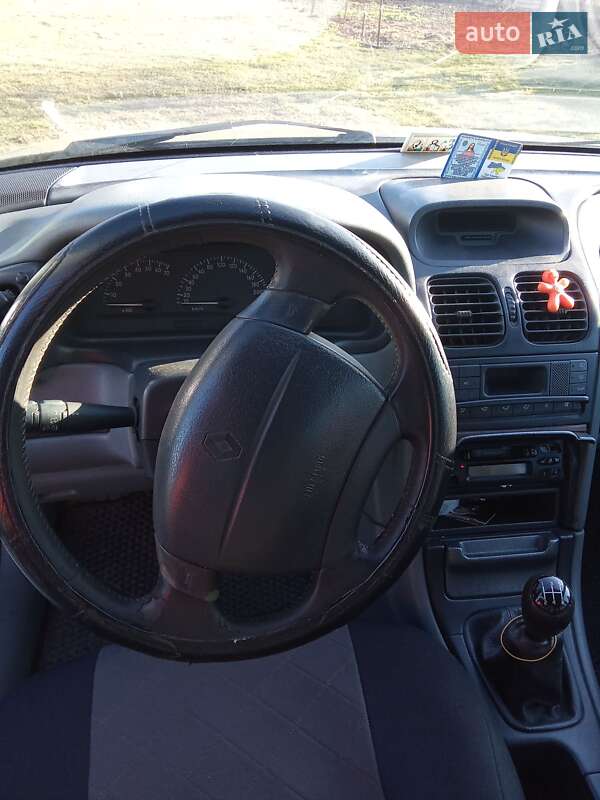 Універсал Renault Laguna 2000 в Івано-Франківську