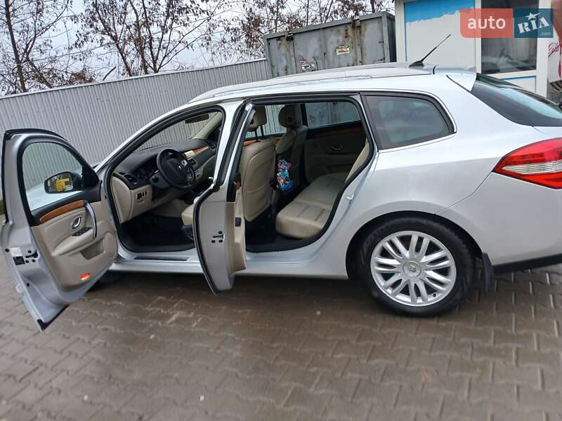 Універсал Renault Laguna 2010 в Чернівцях фото 30 Універсал Renault Laguna 2010 в Чернівцях