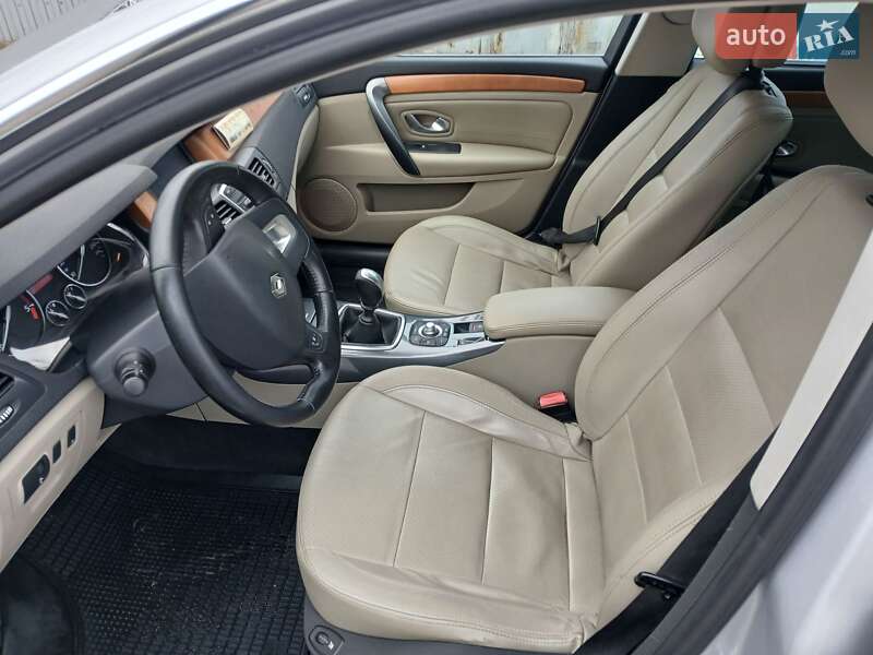 Універсал Renault Laguna 2010 в Чернівцях фото 35 Універсал Renault Laguna 2010 в Чернівцях