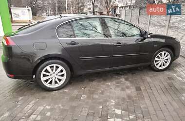 Лифтбек Renault Laguna 2011 в 