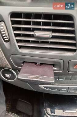 Лифтбек Renault Laguna 2011 в 