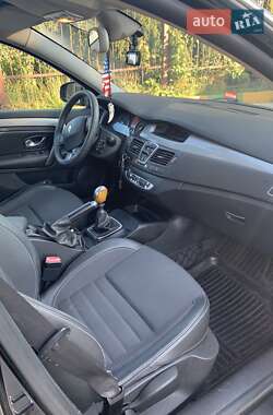 Лифтбек Renault Laguna 2011 в 
