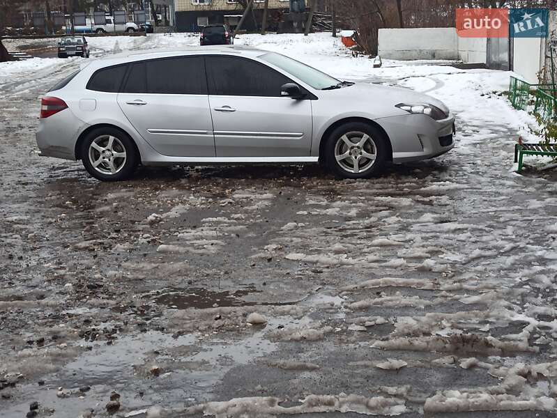 Универсал Renault Laguna 2010 в Песчанке