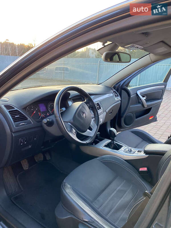 Лифтбек Renault Laguna 2011 в Луцке