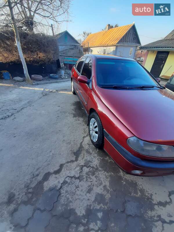 Ліфтбек Renault Laguna 2001 в Острозі